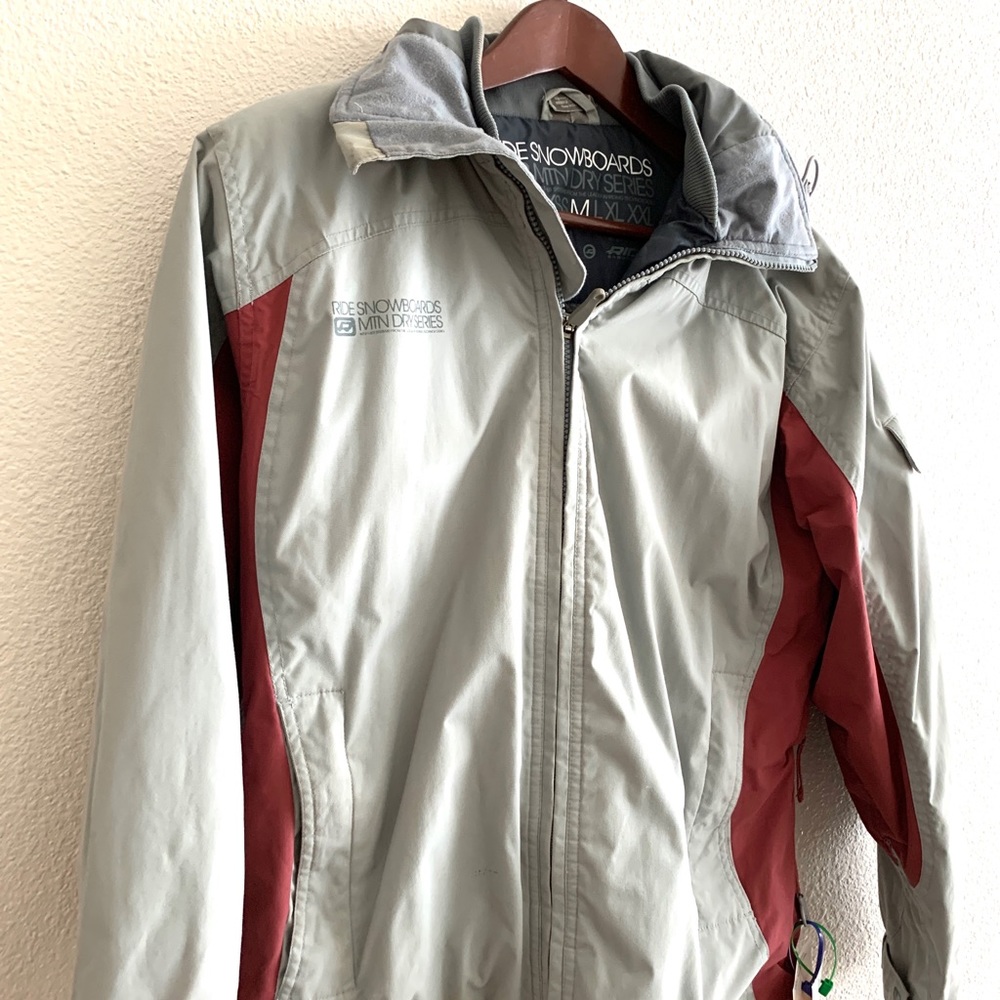 Snowboard Jacket - Picture 3 of 3